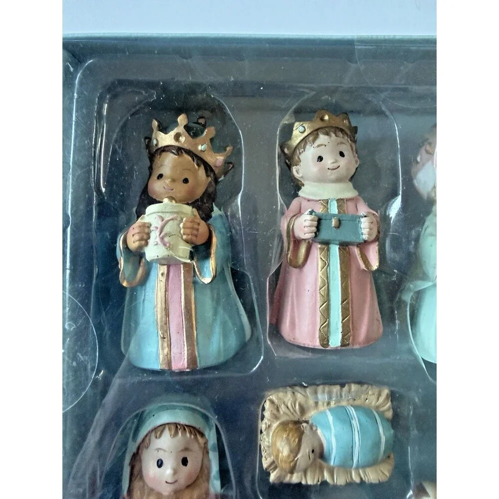 Love And Light Christmas Nativity 9 Piece Set Resin Baby Jesus Camel New in Box